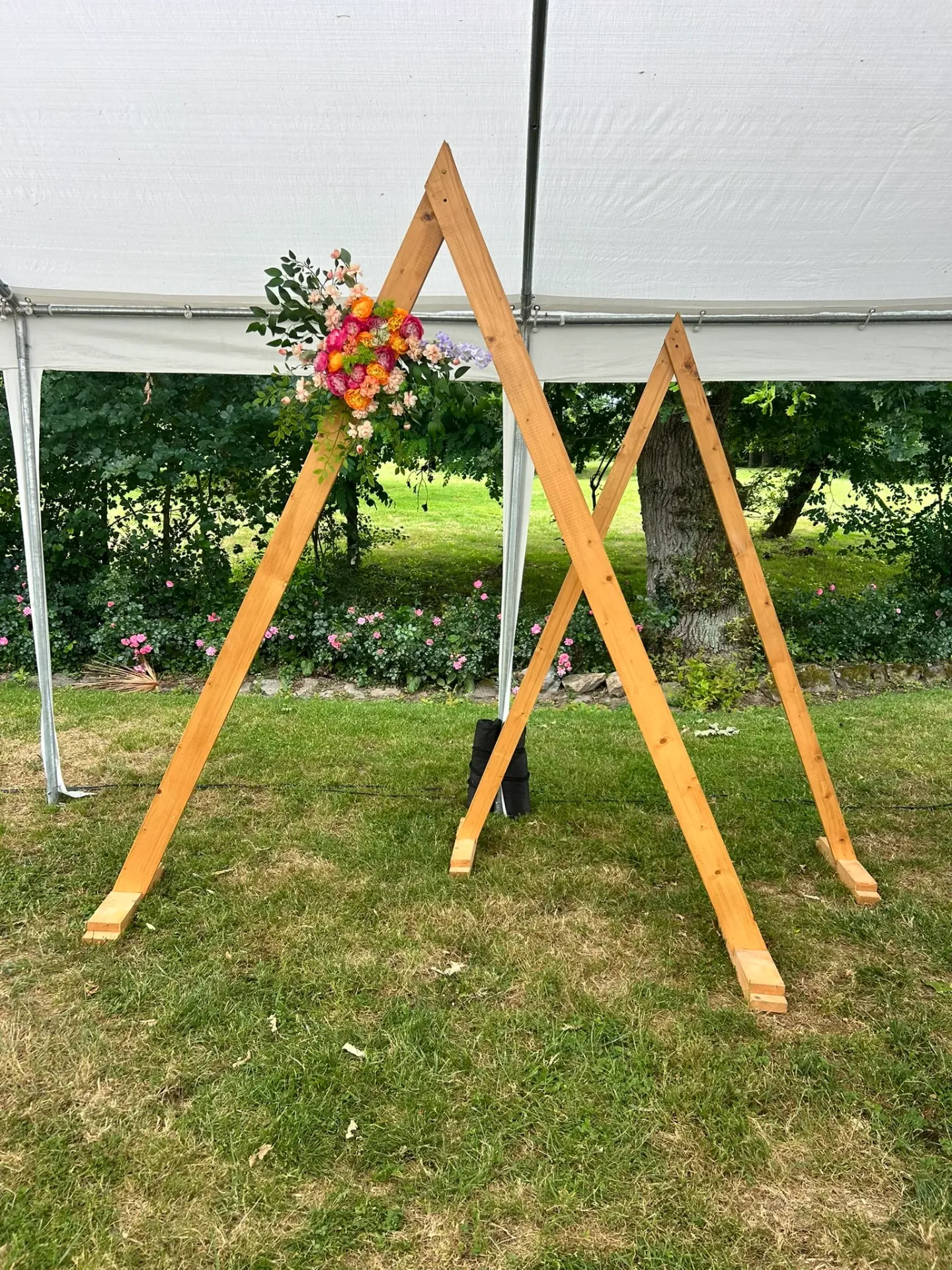 Arche mariage double triangles